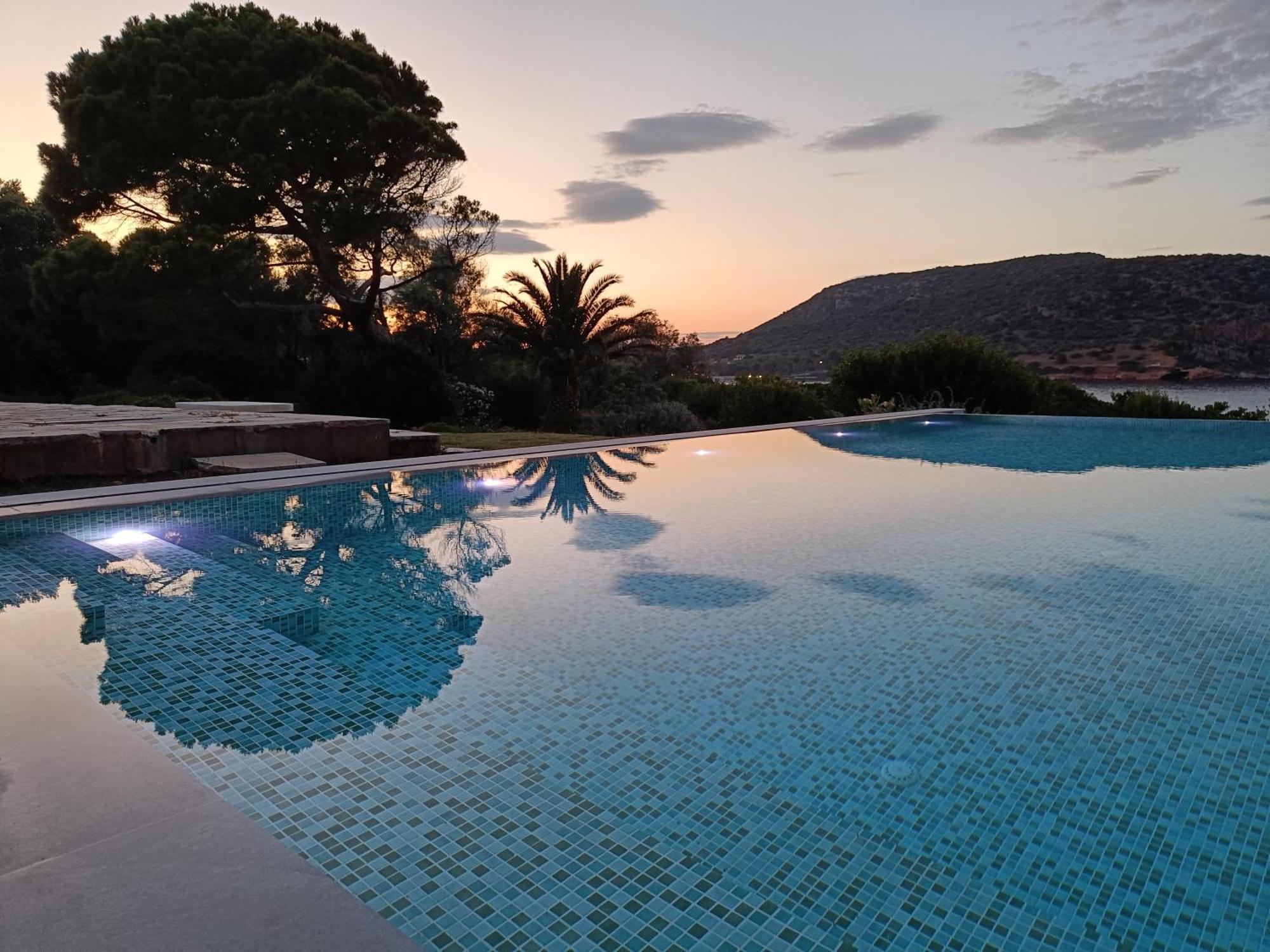 Summer Villa In Porto Rafti Exterior photo