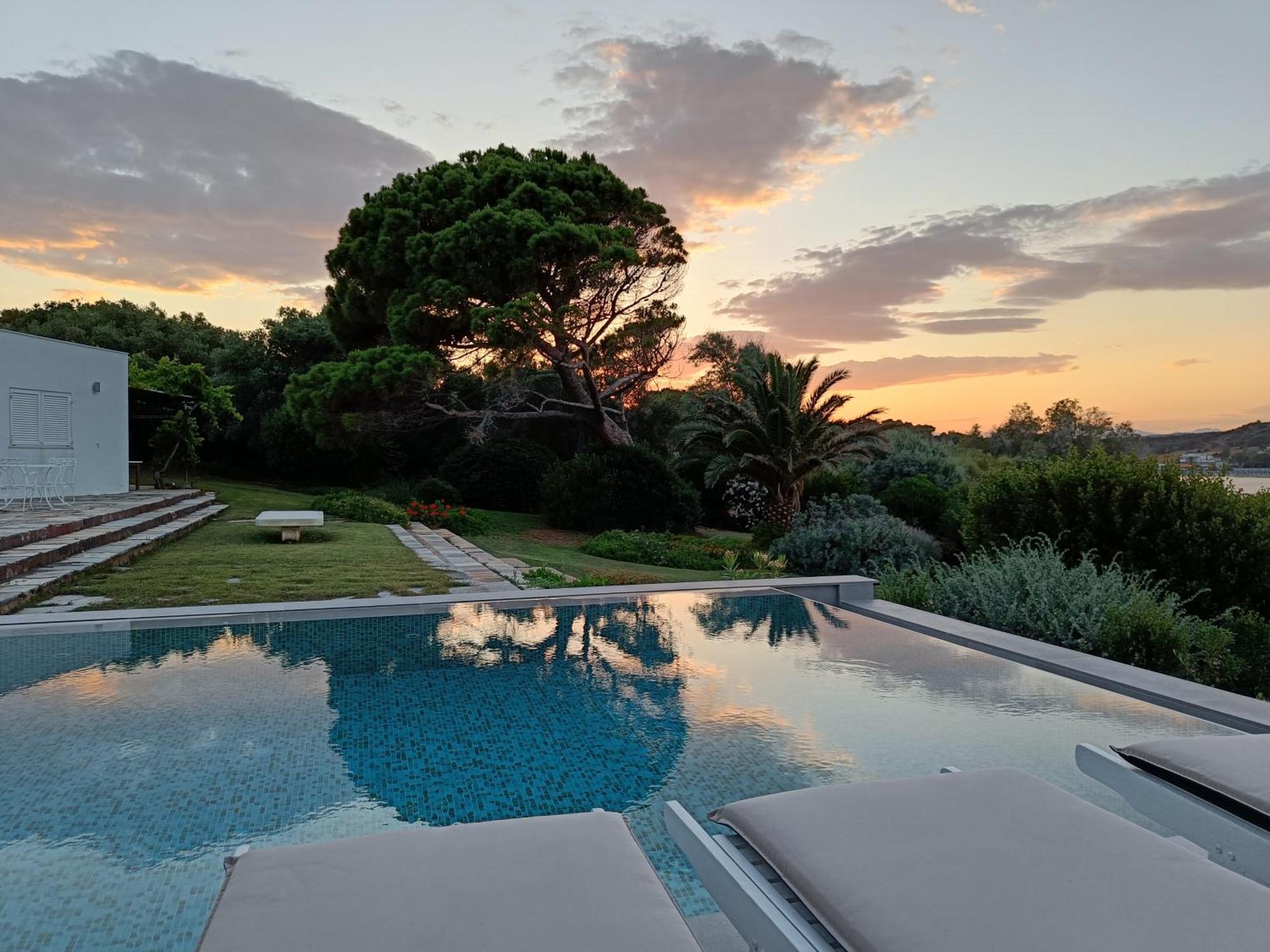 Summer Villa In Porto Rafti Exterior photo