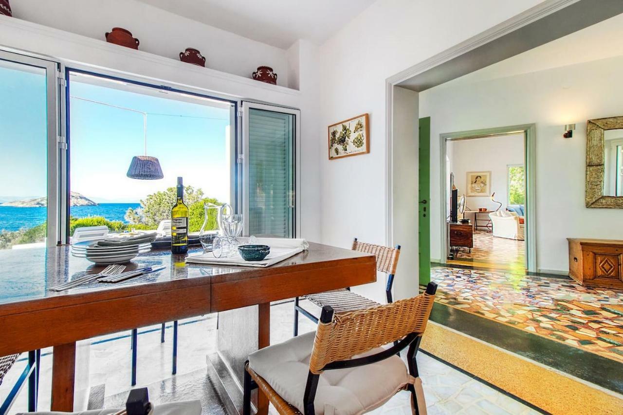 Summer Villa In Porto Rafti Exterior photo